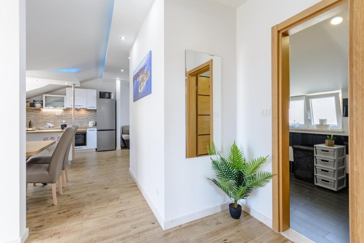 Apartment Darka 1 Sumartin Extérieur photo